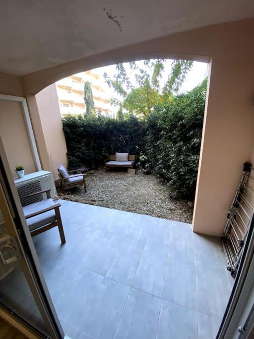 Studio Cabine Avec Jardin Lägenhet Canet-en-Roussillon Exteriör bild